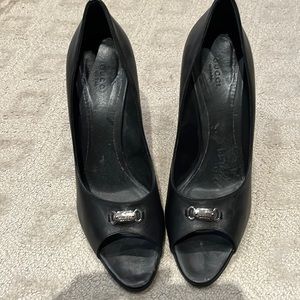 Gucci black open toe pumps
